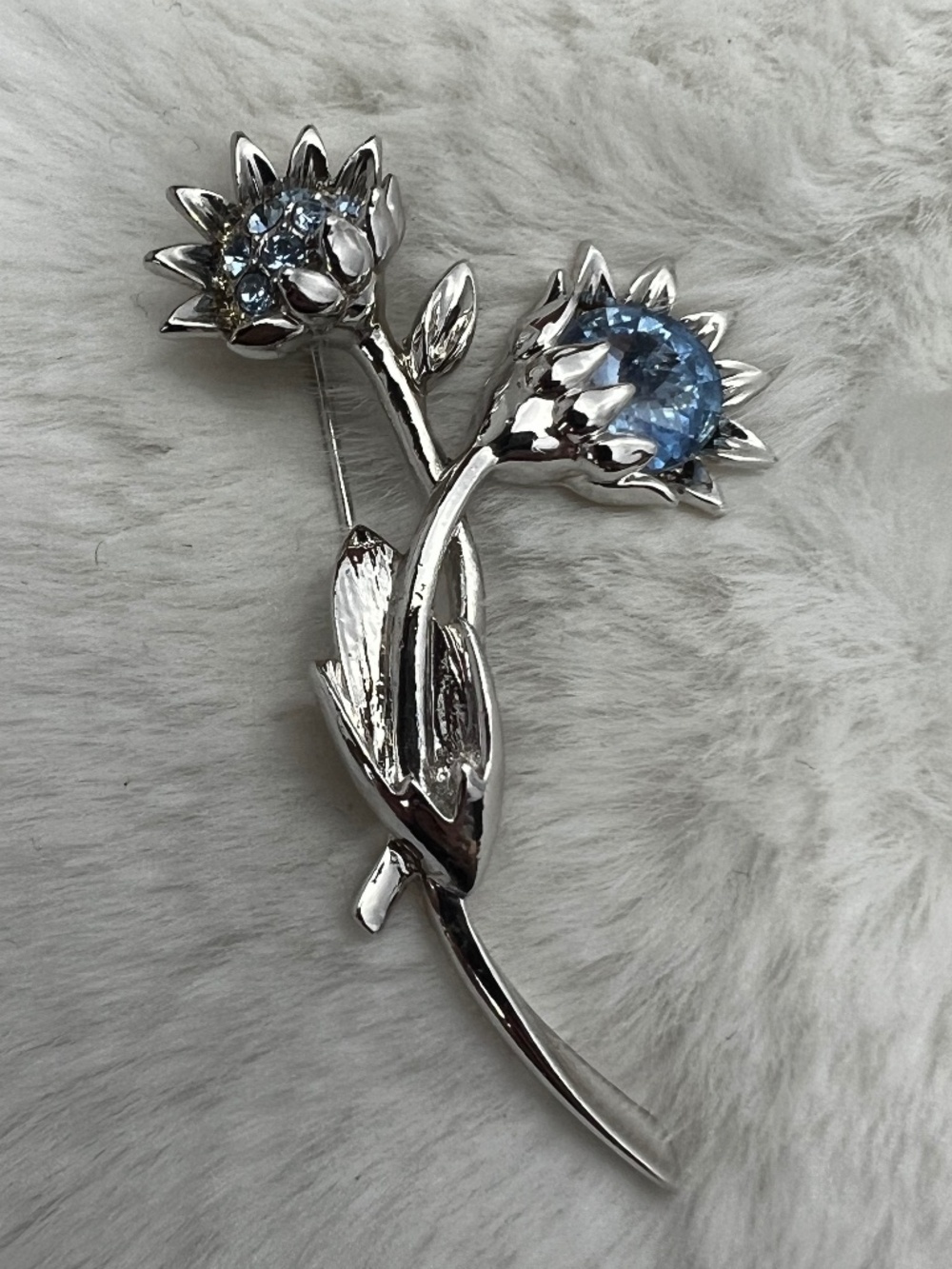 Silver Toned Double Flower Brooch